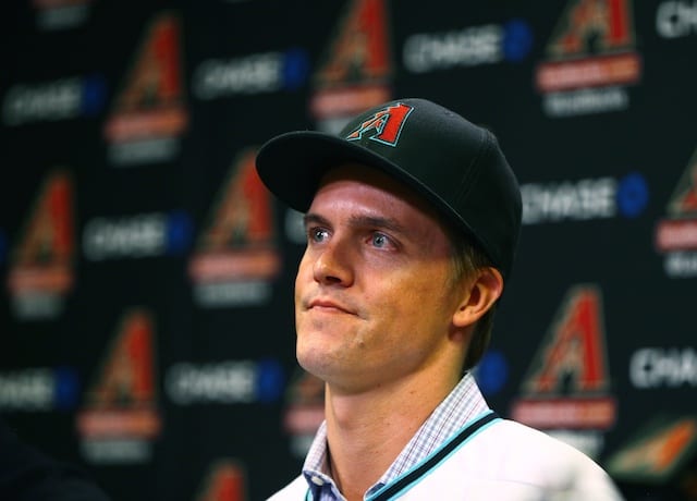 Dodgers News: Dave Roberts Talks Losing Zack Greinke To Diamondbacks