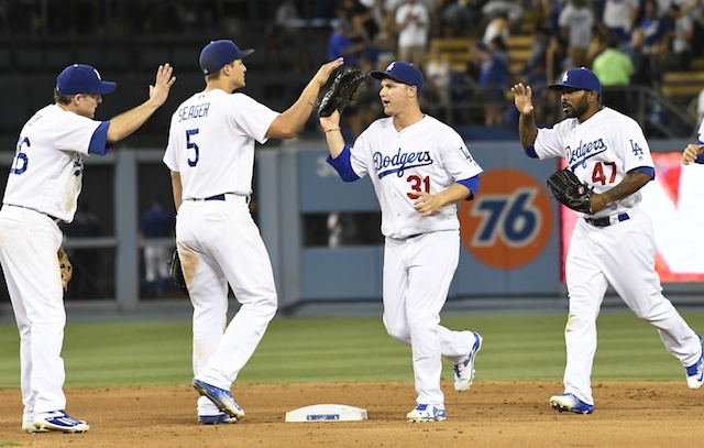 Howie-kendrick-joc-pederson-corey-seager-chase-utley-dodgers-win