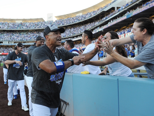 Dave-roberts-dodgers-2016-nl-west