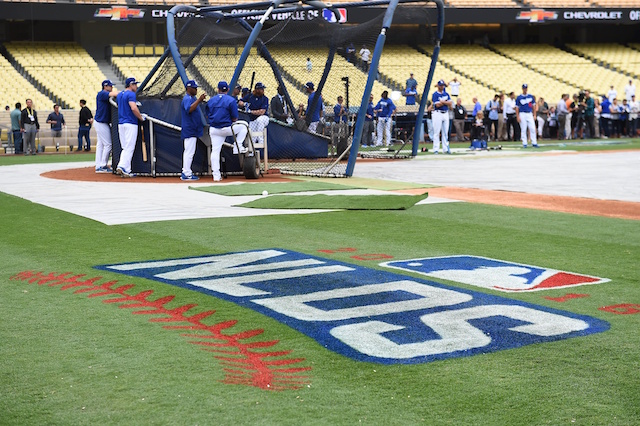 Dodger-stadium-2016-nlds-logo