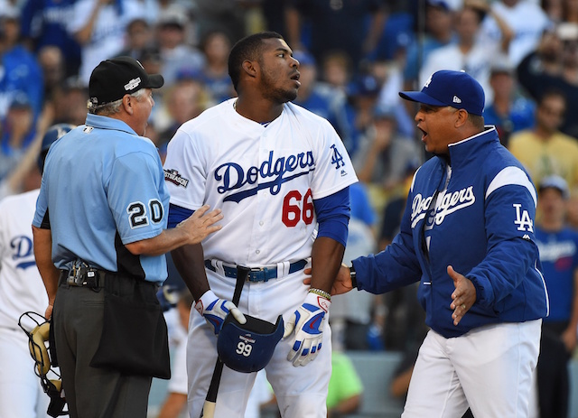 Yasiel-puig-dave-roberts-umpire