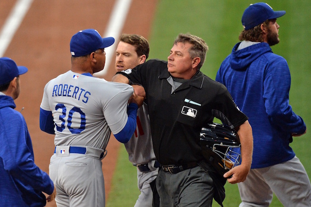 Logan-forsythe-clayton-kershaw-dave-roberts