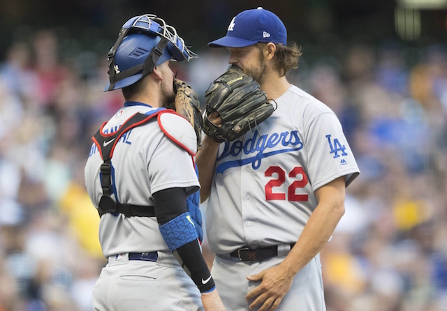 Yasmani-grandal-clayton-kershaw