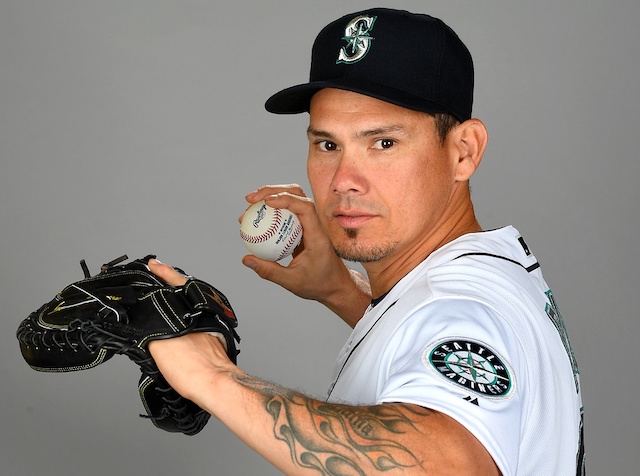 Los Angeles Dodgers acquired José Lobáton in a trade with the Seattle Mariners