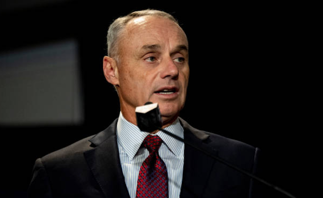 MLB commissioner Rob Manfred speaks at the 2019 Winter Meetings