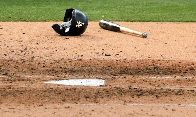 Kiké Hernandez helmet, bat