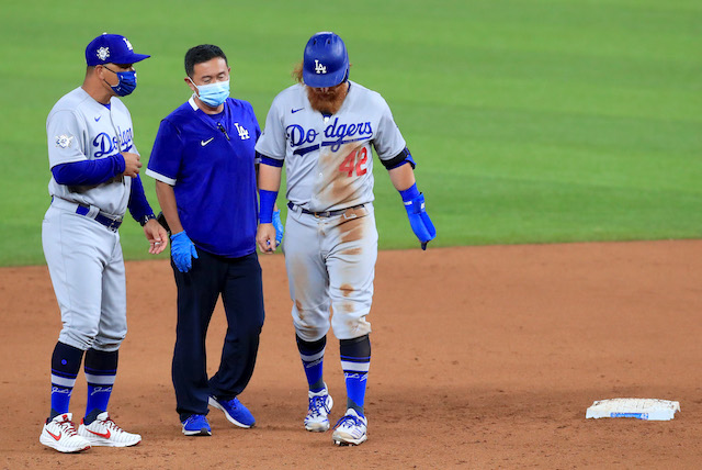 Dave Roberts, Justin Turner, Dodgers trainer