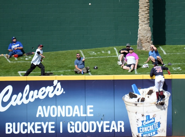 Max Muncy home run, Dodgers fan, 2021 Spring Training