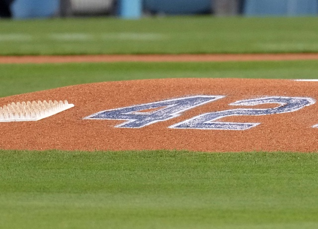 Jackie Robinson Day, pitcher's mound