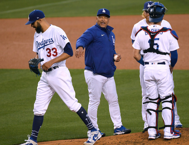 Austin Barnes, David Price, Dave Roberts, Justin Turner, pitching change