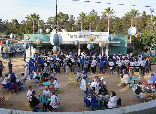 Shake Shack, Dodgers fans