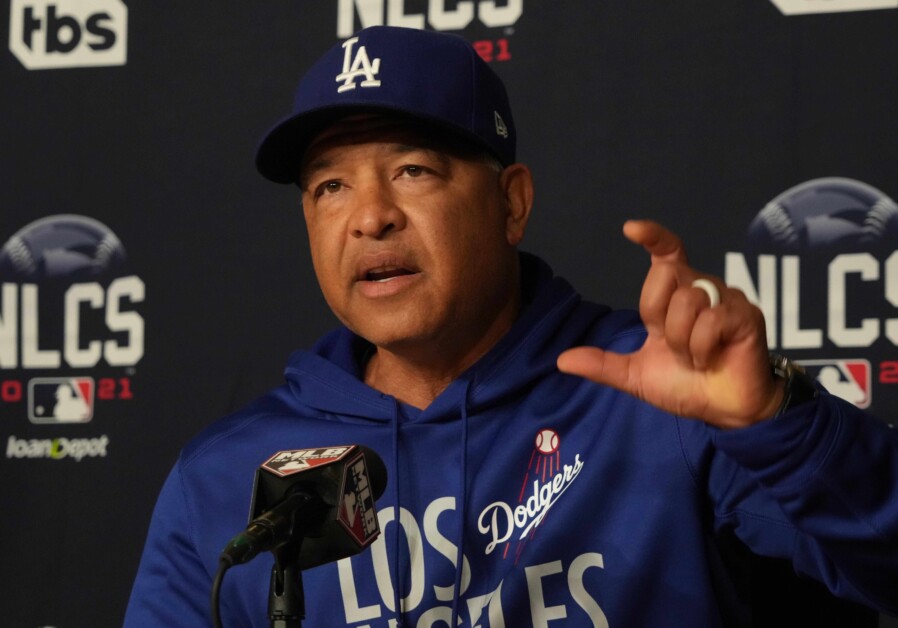 Dave Roberts, 2021 NLCS