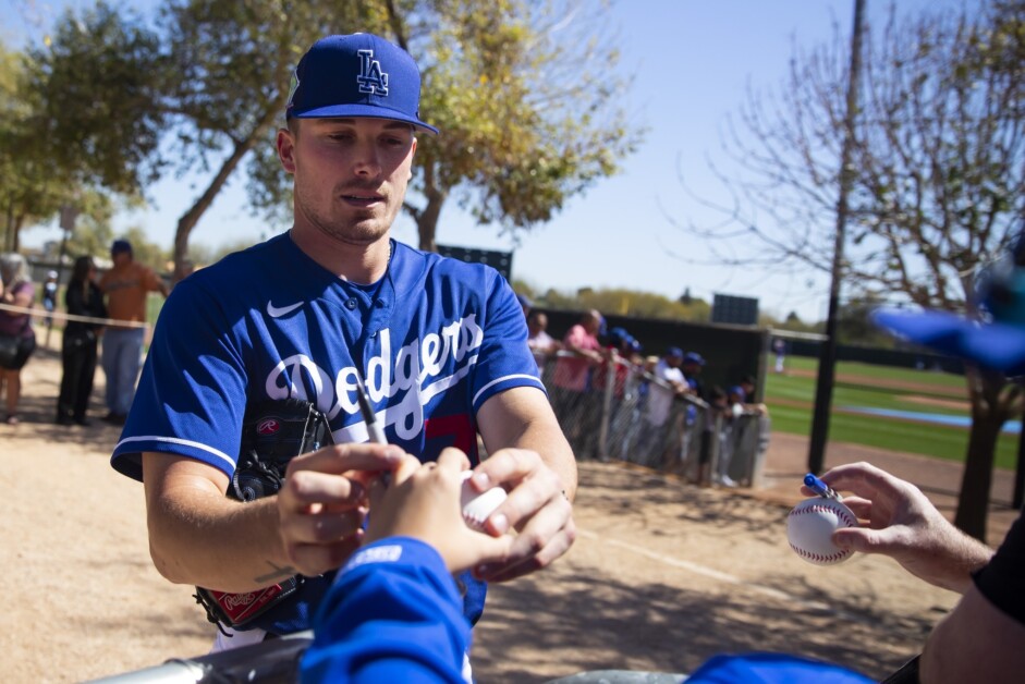 Beau Burrows, Dodgers fans, autograph, 2022 Spring Training