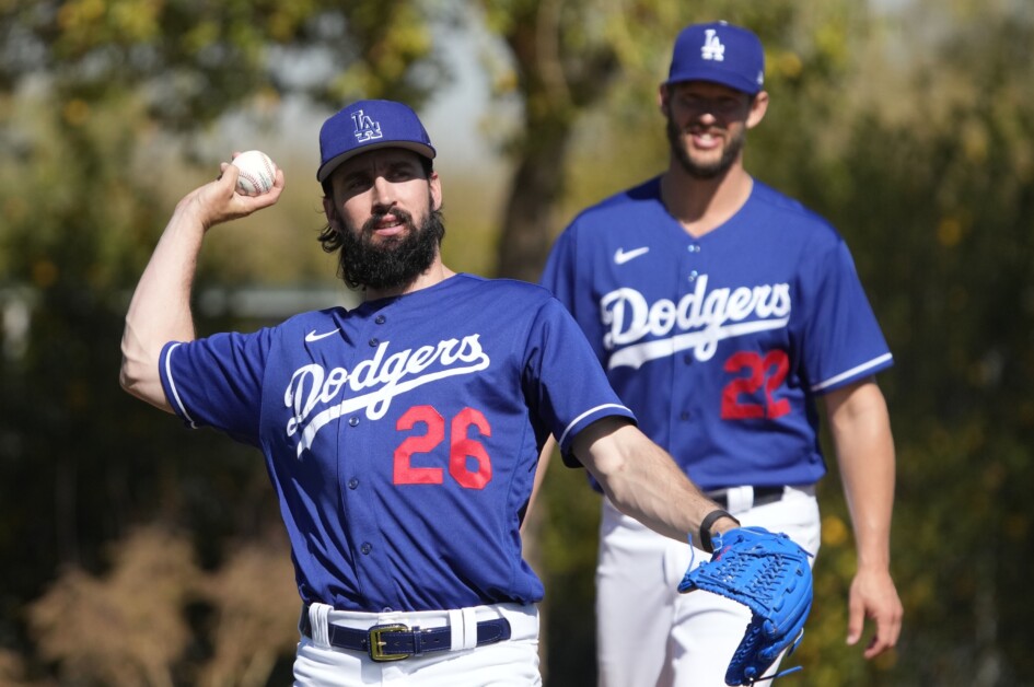 Tony Gonsolin, Clayton Kershaw, PFP drills, 2022 Spring Training