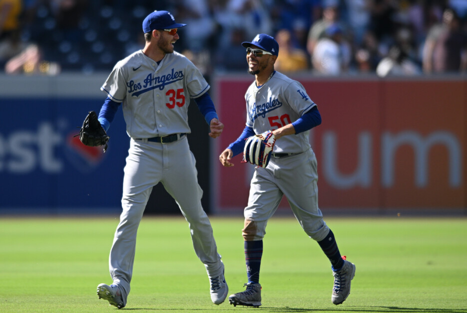 Cody Bellinger, Mookie Betts, Dodgers win