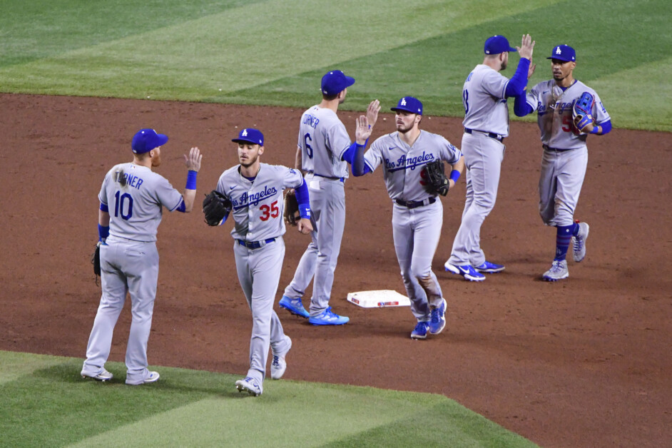 Cody Bellinger, Mookie Betts, Gavin Lux, Max Muncy, Justin Turner, Trea Turner, Dodgers win