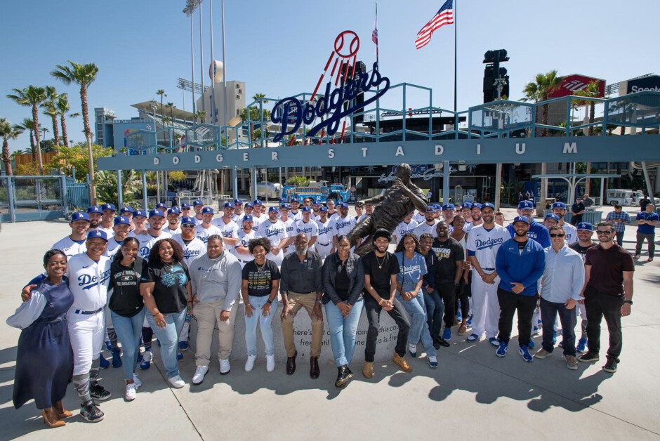 Dave Roberts, David Robinson, Nichol Whiteman, Los Angeles Dodgers, Los Angeles Dodgers Foundation, Jackie Robinson statue