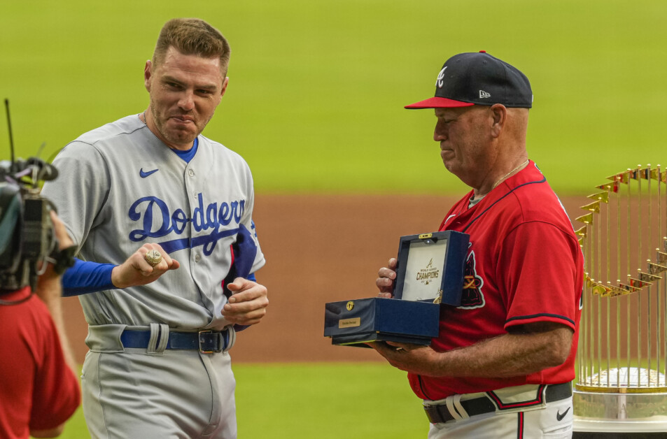 Freddie Freeman, Brian Snitker, World Series ring, World Series trophy