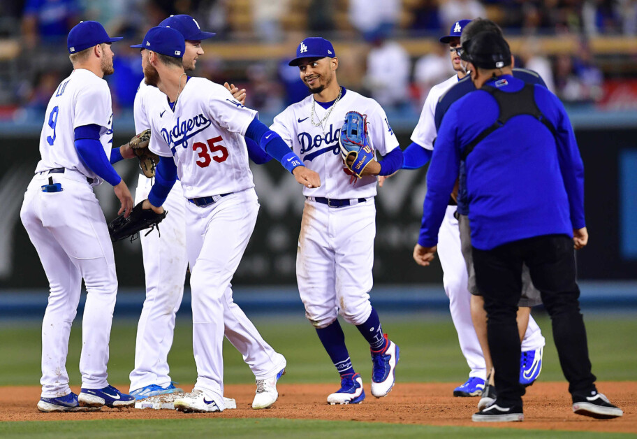 Cody Bellinger, Mookie Betts, Gavin Lux, Trea Turner, Dodgers win