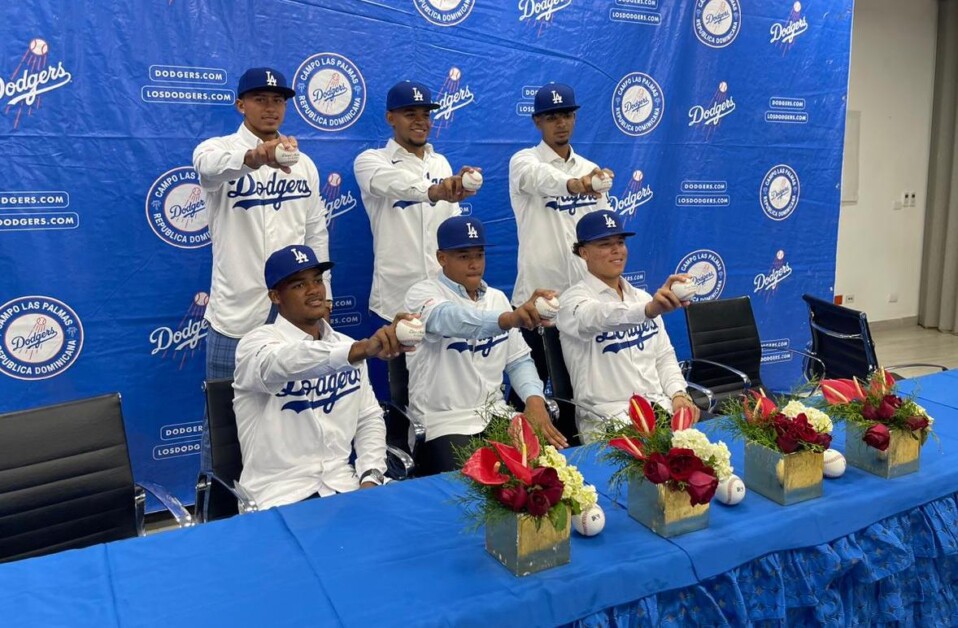 Erick Batista, Anderson Jerez, Arnaldo Lantigua, Elias Medina, Daniel Mielcarek, Joendry Vargas, 2022-23 international signing period