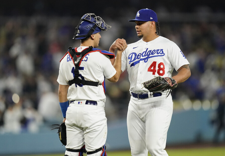 Austin Barnes, Brusdar Graterol, Dodgers win