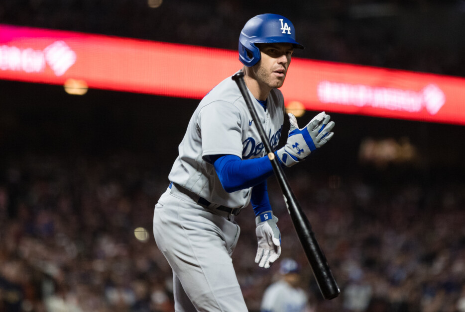 Freddie Freeman, bat flip