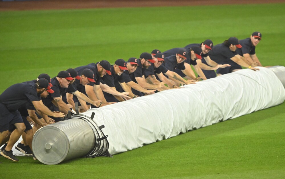 Guardians grounds crew, tarp, rain delay