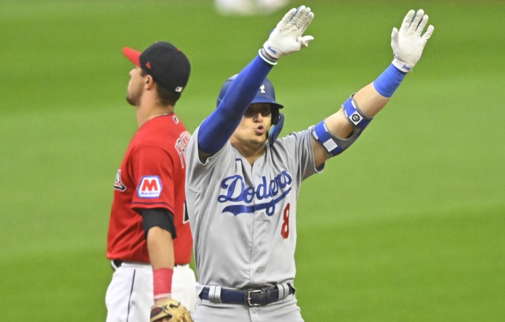 Kiké Hernández dancing