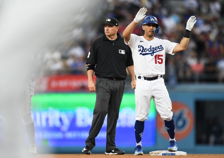 Austin Barnes, Freddie Freeman dance