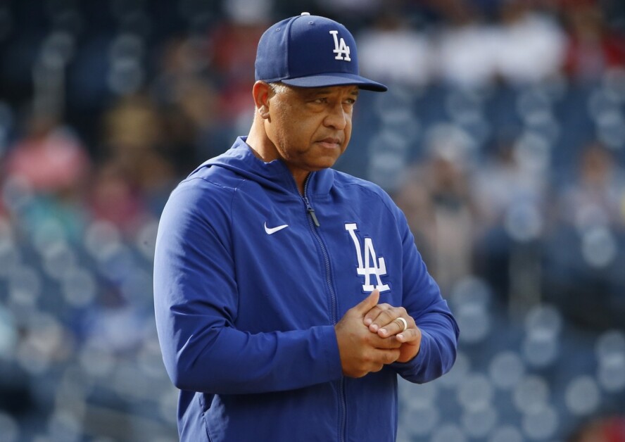 Dave Roberts, pitching change