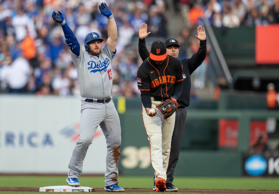 Max Muncy, Freddie Freeman dance