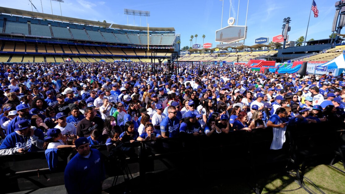 Dodgers fans, DodgerFest, Dodgers FanFest