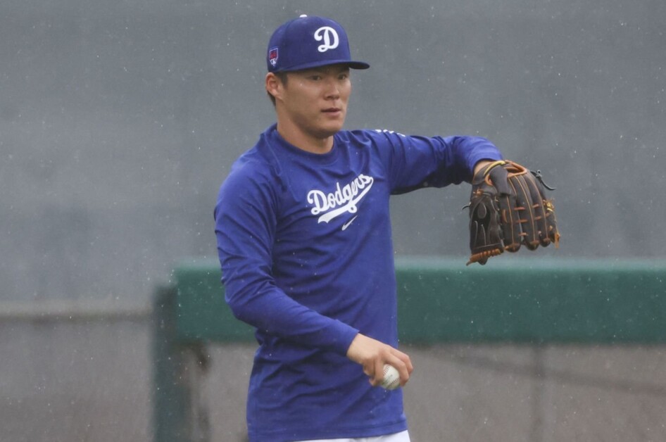 Yoshinobu Yamamoto, Dodgers workout, 2024 Spring Training