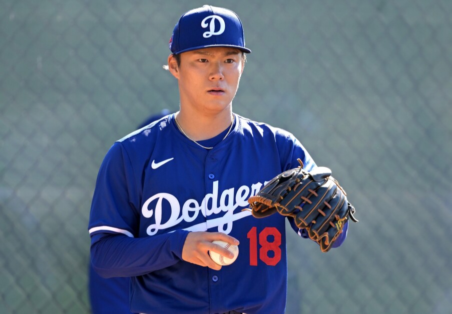 Yoshinobu Yamamoto, Dodgers workout, 2024 Spring Training