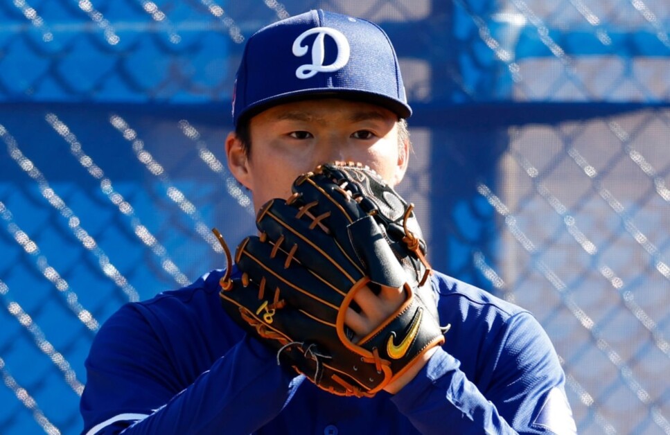 Yoshinobu Yamamoto, Dodgers workout, 2024 Spring Training