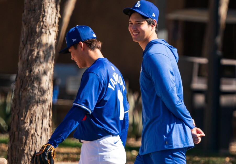 Yoshinobu Yamamoto, Shohei Ohtani, Dodgers workout, 2024 Spring Training