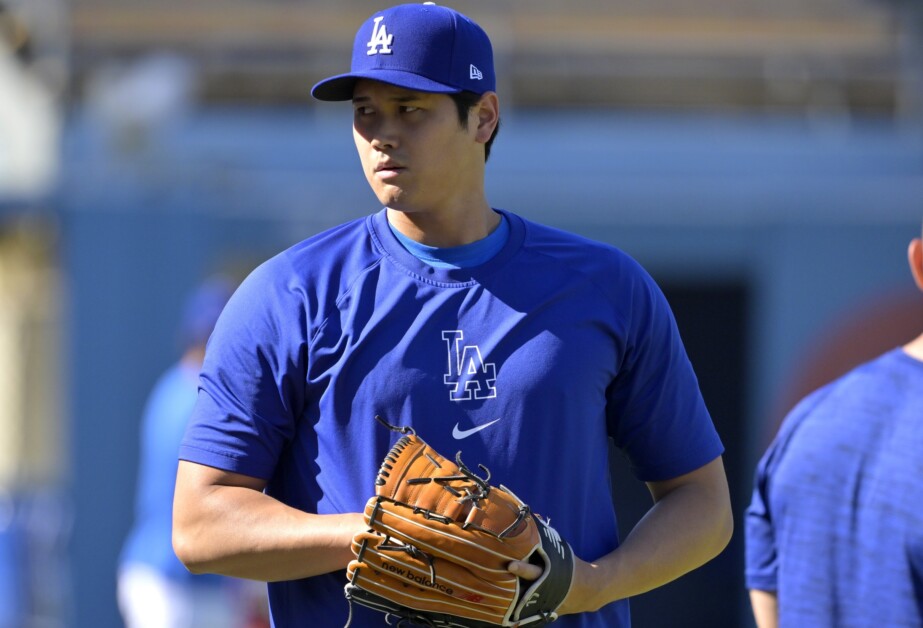 Shohei Ohtani, New Balance glove