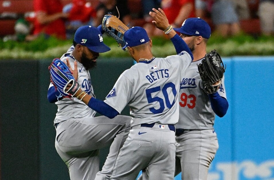 Teoscar Hernández, Mookie Betts, Kevin Kiermaier, Dodgers win, Dodgers celebration