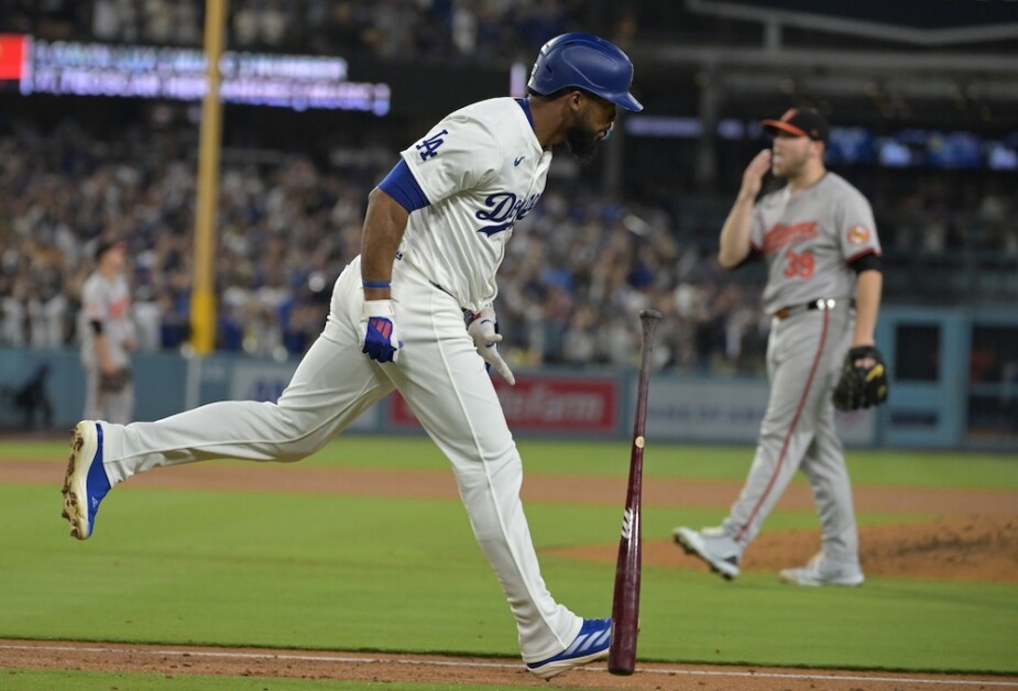 Teoscar Hernández, bat flip