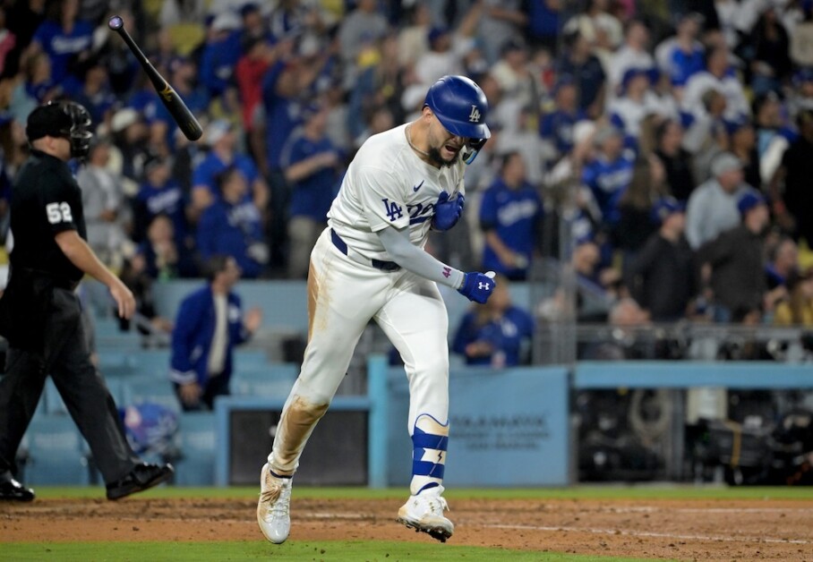 Andy Pages, bat flip