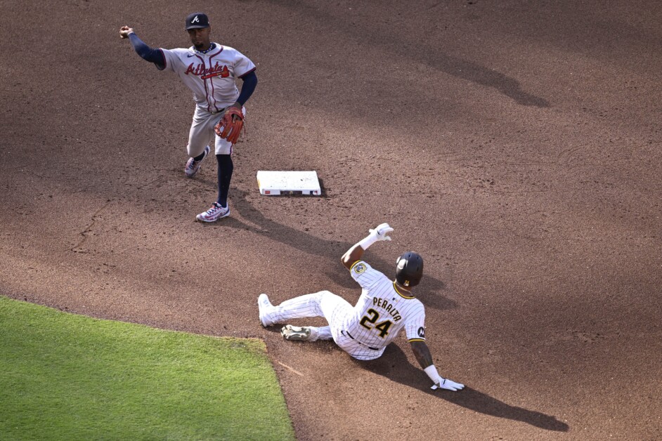 Ozzie Albies, David Peralta