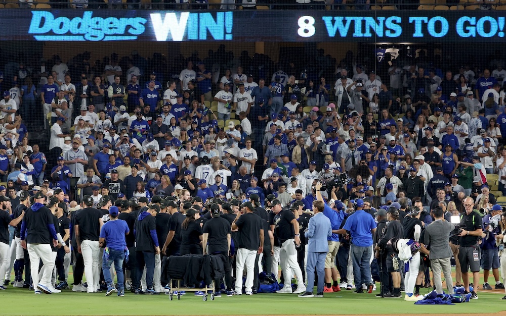 Dodgers News: Dave Roberts, Teoscar Hernandez Split On Changing NLDS Format