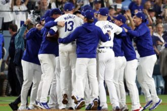 Max Muncy, Yoshinobu Yamamoto, Freddie Freeman, Walker Buehler, Austin Barnes, Dodgers win, 2024 NLDS