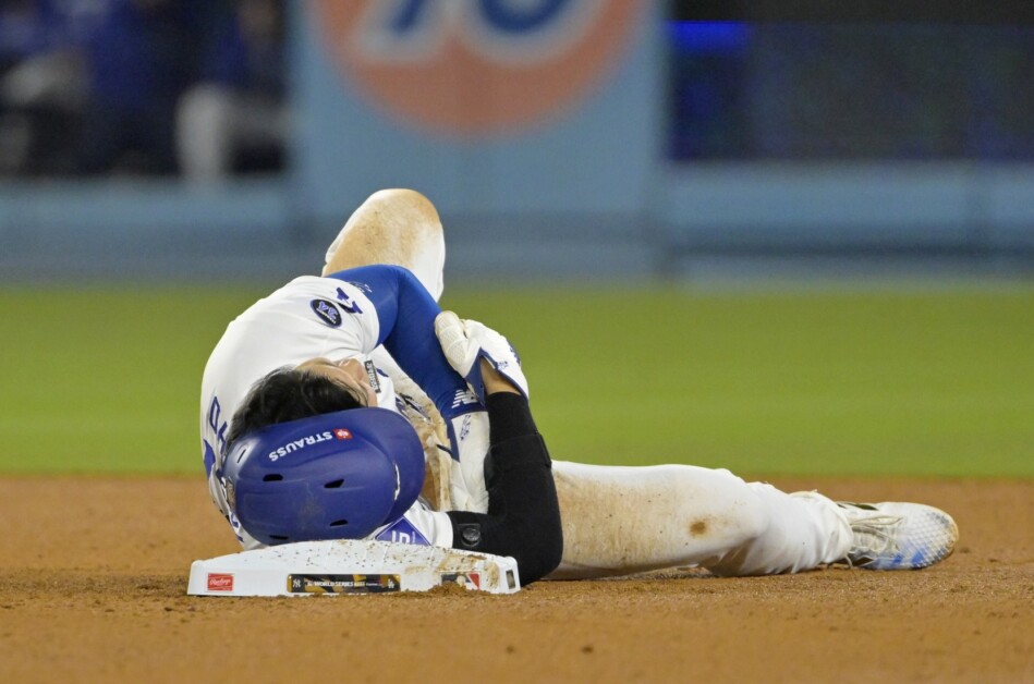 Dodgers World Series Shohei Ohtani Suffers Apparent Shoulder Injury In