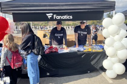 Chris Taylor, Anthony Banda, L.A. Strong, Fanatics, Dodger Stadium wildfires event