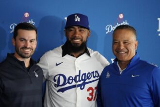 Teoscar Hernández, Brandon Gomes, Dave Roberts