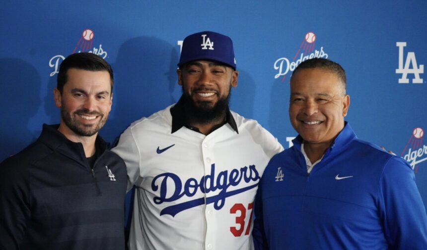 Teoscar Hernández, Brandon Gomes, Dave Roberts