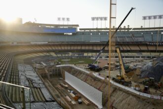 Dodger Stadium, Construction