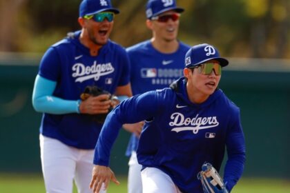 Hyeseong Kim, Miguel Rojas, Tommy Edman, Dodgers workout, 2025 Dodgers Spring Training