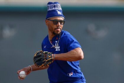 Mookie Betts, Dodgers workout, 2025 Dodgers Spring Training